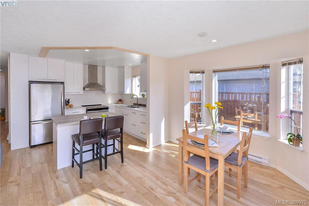  73 2070 Amelia Avenue, Sidney, BC 389975 Miles Takacs