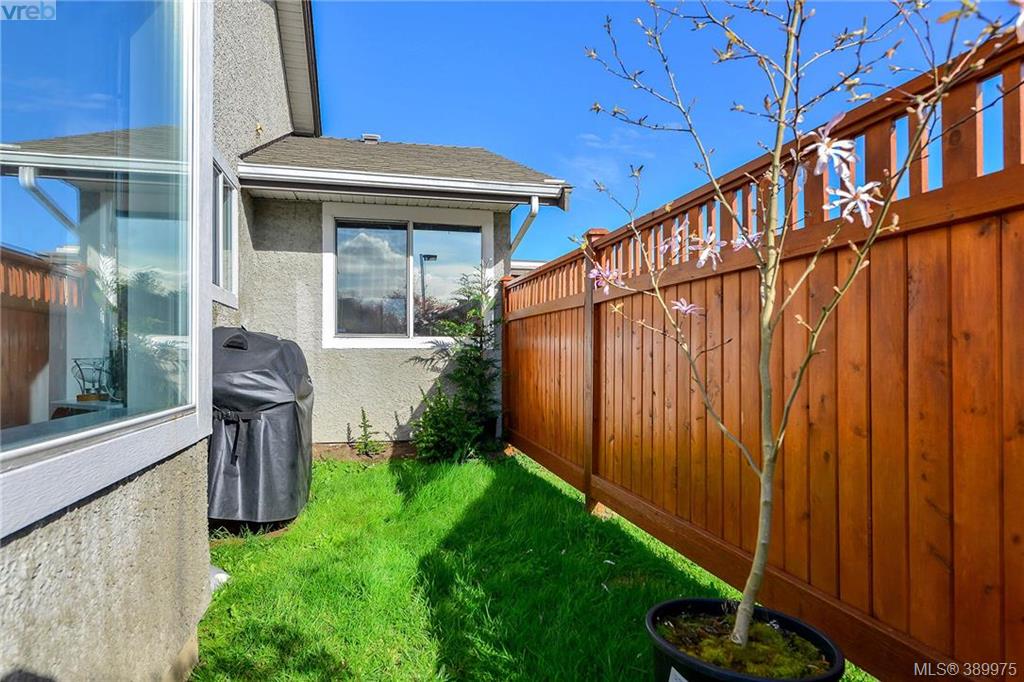  73 2070 Amelia Avenue, Sidney, BC 389975 Miles Takacs