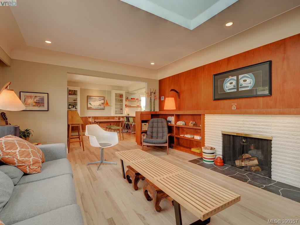 1655 Warren Gardens, Victoria, BC 390357 Mike Boorman