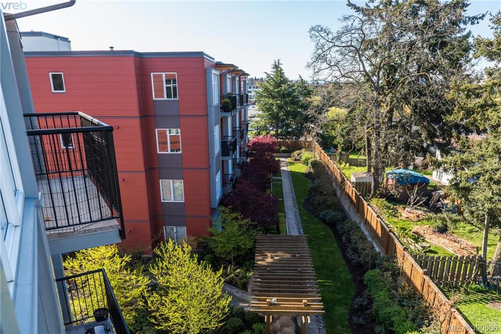  402 4040 Borden Street, Victoria, BC 390586 Dane Kingsbury Real