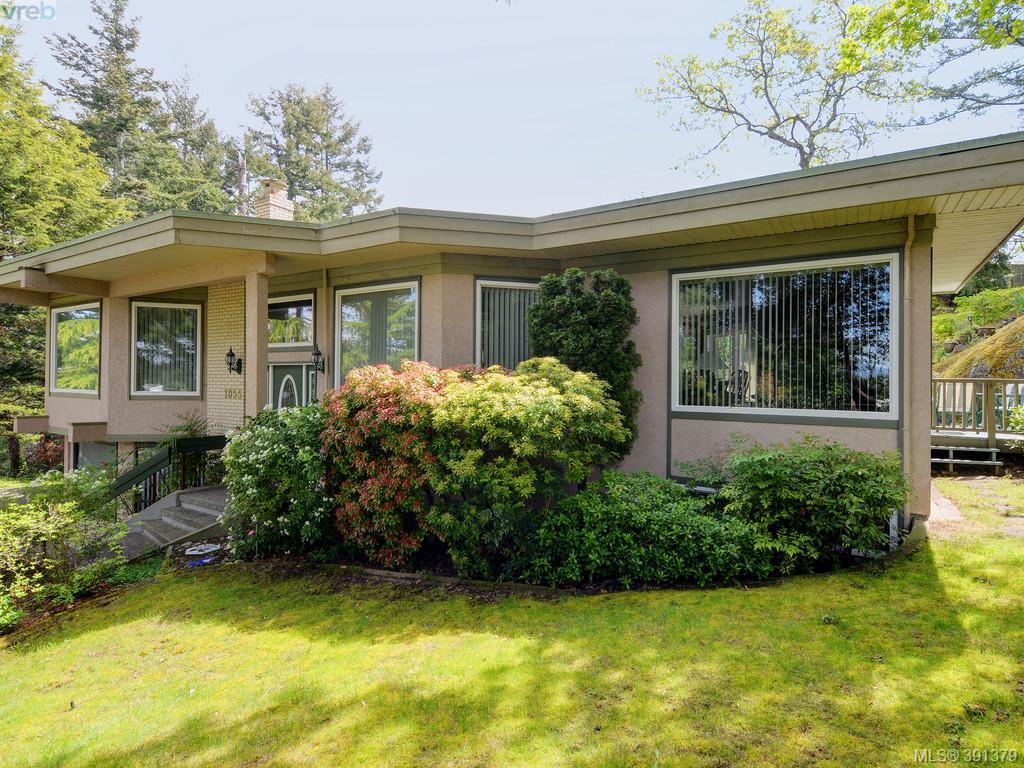 1055 Thistlewood Drive, Victoria, BC 391379 Nestled in a secluded