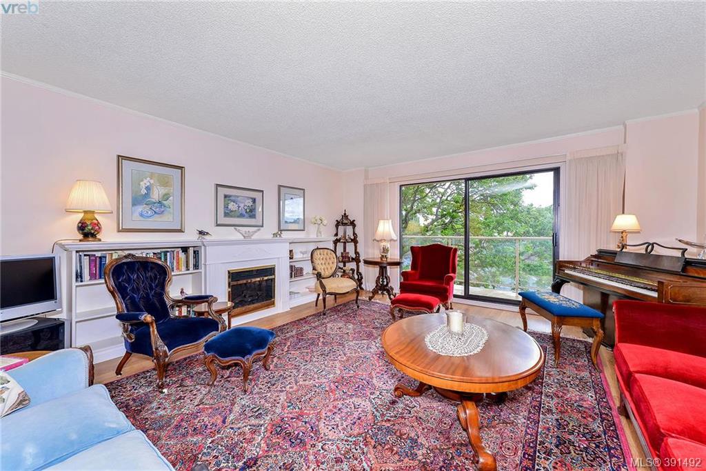  406 2125 Oak Bay Avenue, Victoria, BC 391492 Miles Takacs