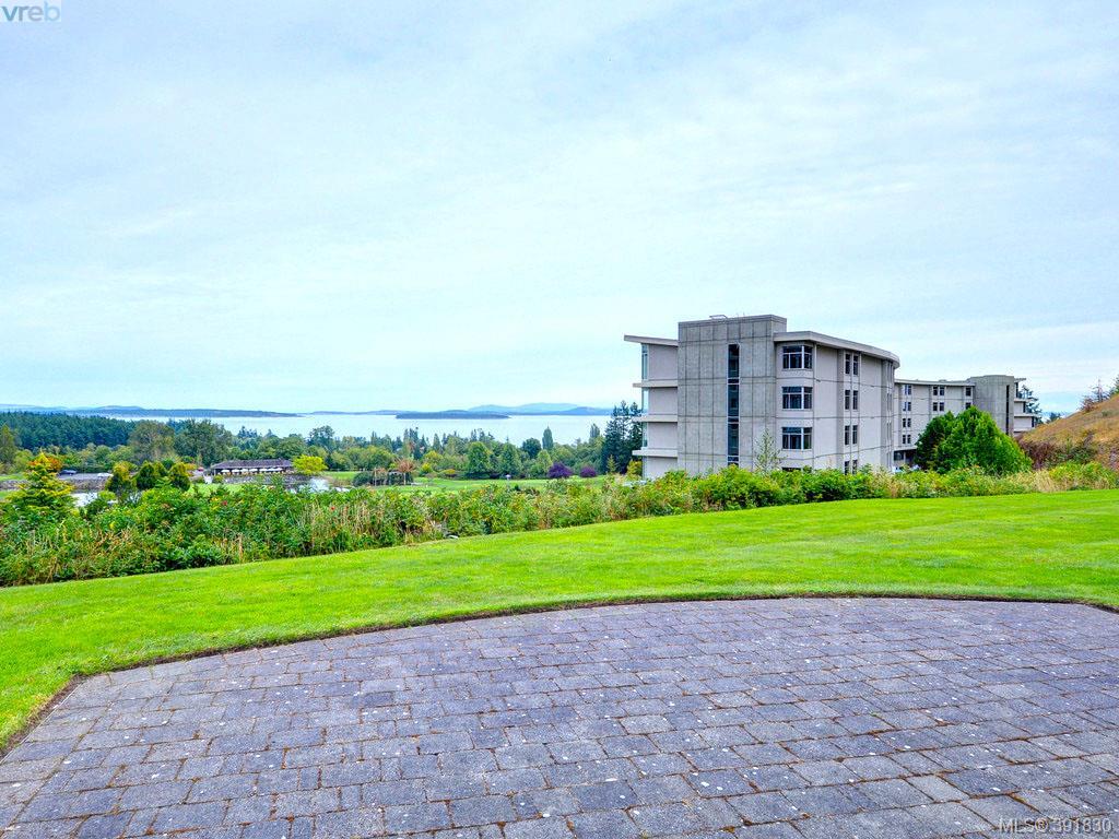  102 738 Sayward Hill Terrace, Victoria, BC 391830 The House