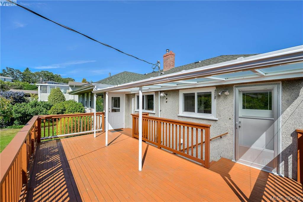 3018 Westdowne Road, Victoria, BC 392506 Miles Takacs