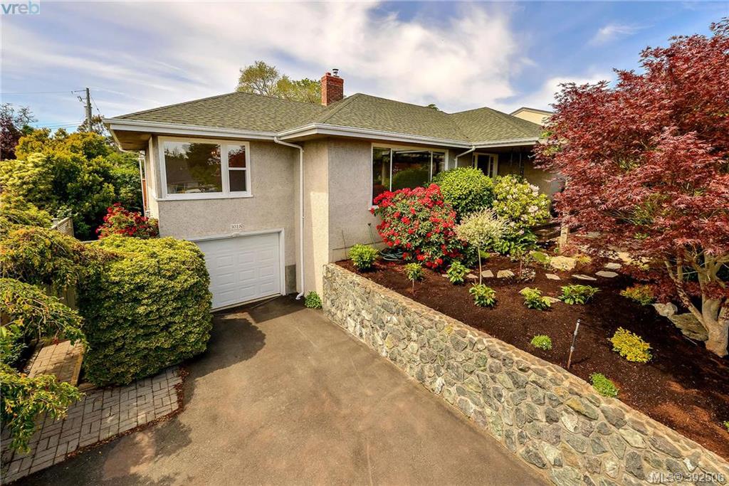 3018 Westdowne Road, Victoria, BC 392506 Miles Takacs