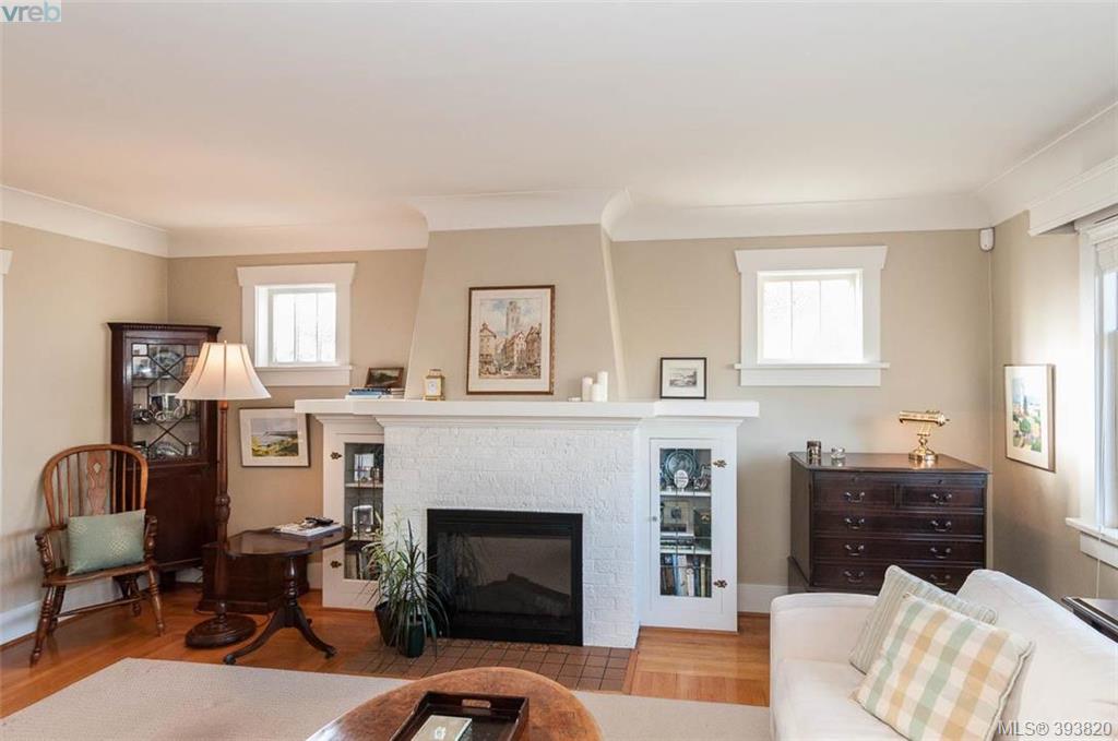 1871 Monteith Street, Victoria, BC 393820 Nicole Pelan