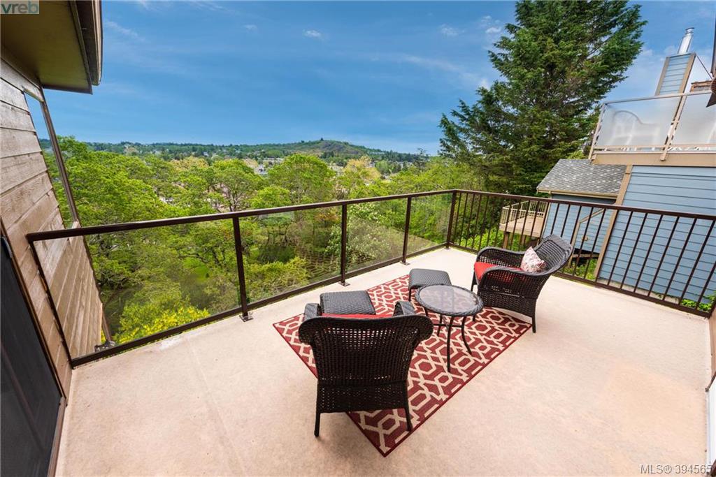 3735 Doncaster Drive, Victoria, BC 394565 Dane Kingsbury Real Estate