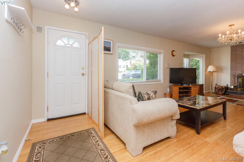 824 Hutchinson Avenue, Victoria, BC 394610 McCollom Real Estate Ltd.