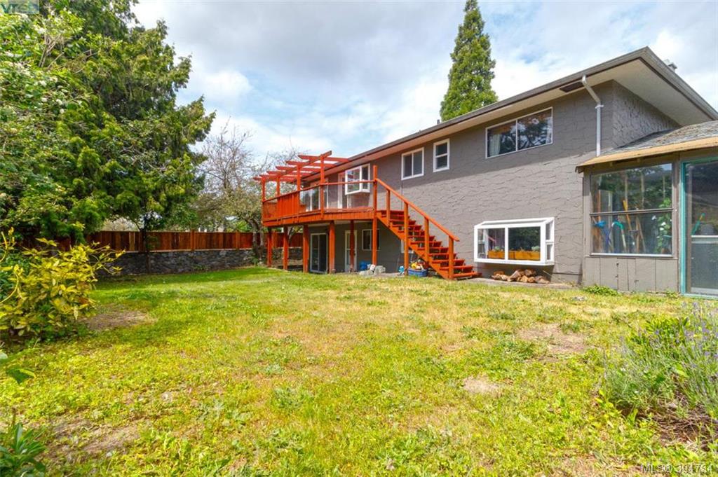 1411 Merritt Place, Victoria, BC 394734 The House Selling Group