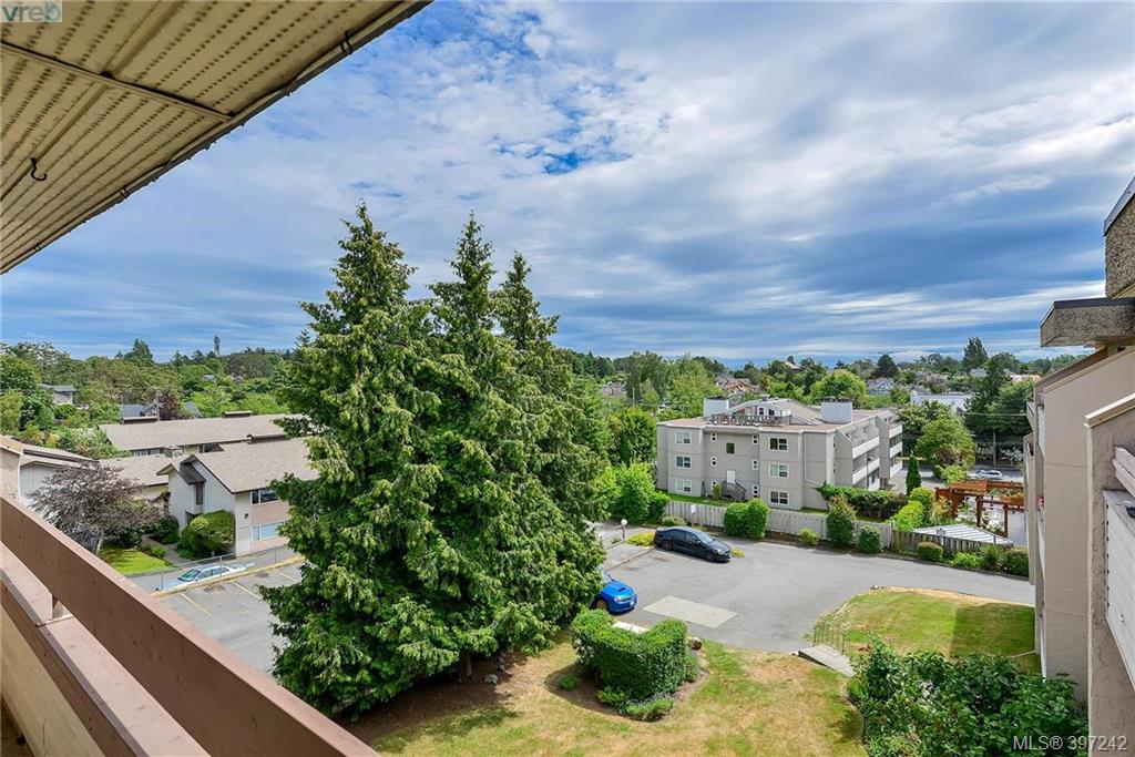  403 3235 Quadra Street, Victoria, BC 397242 Miles Takacs