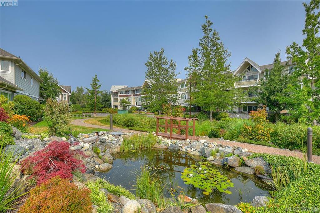  302 537 Heatherdale Lane, Victoria, BC 397689 Gower Smith Real