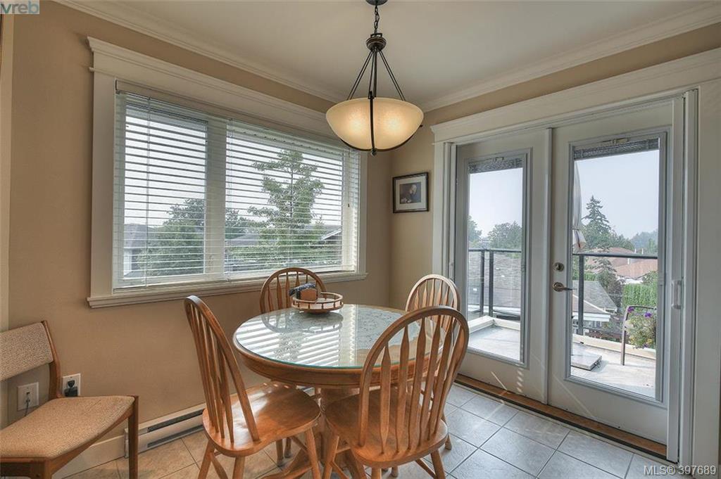  302 537 Heatherdale Lane, Victoria, BC 397689 Gower Smith Real