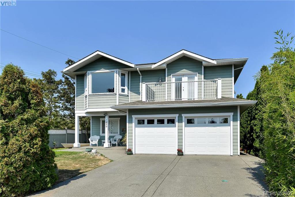 1490 Ocean View Road, Victoria, BC 397997 Miles Takacs