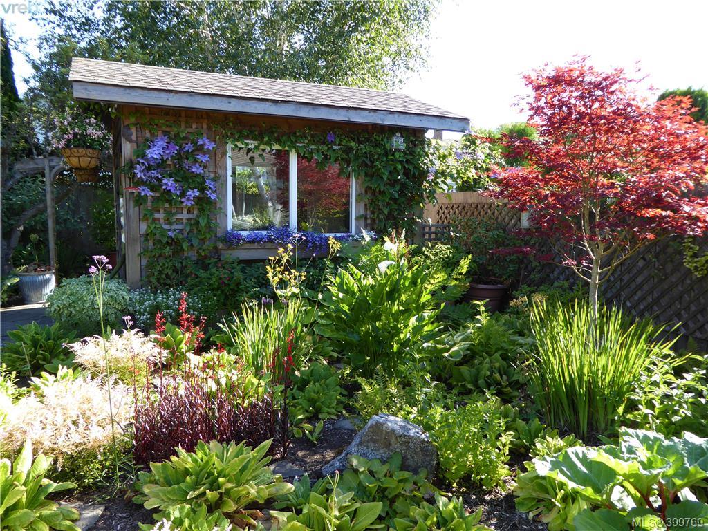 2069 Kings Road, Victoria, BC 399769 Miles Takacs