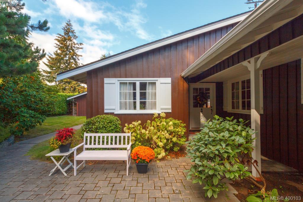 2470 Tanner Road, Victoria, BC 400103 Miles Takacs