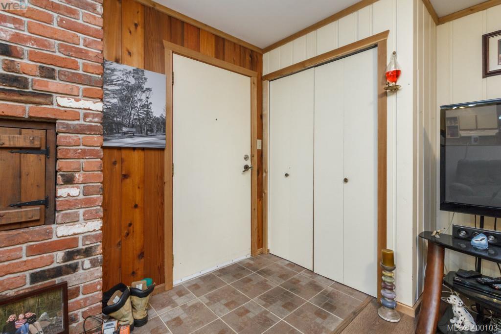 2470 Tanner Road, Victoria, BC 400103 Miles Takacs