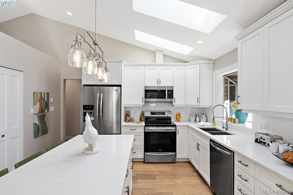 317 Gull Road, Victoria, BC 400289 Marten Homes Real Estate PREC