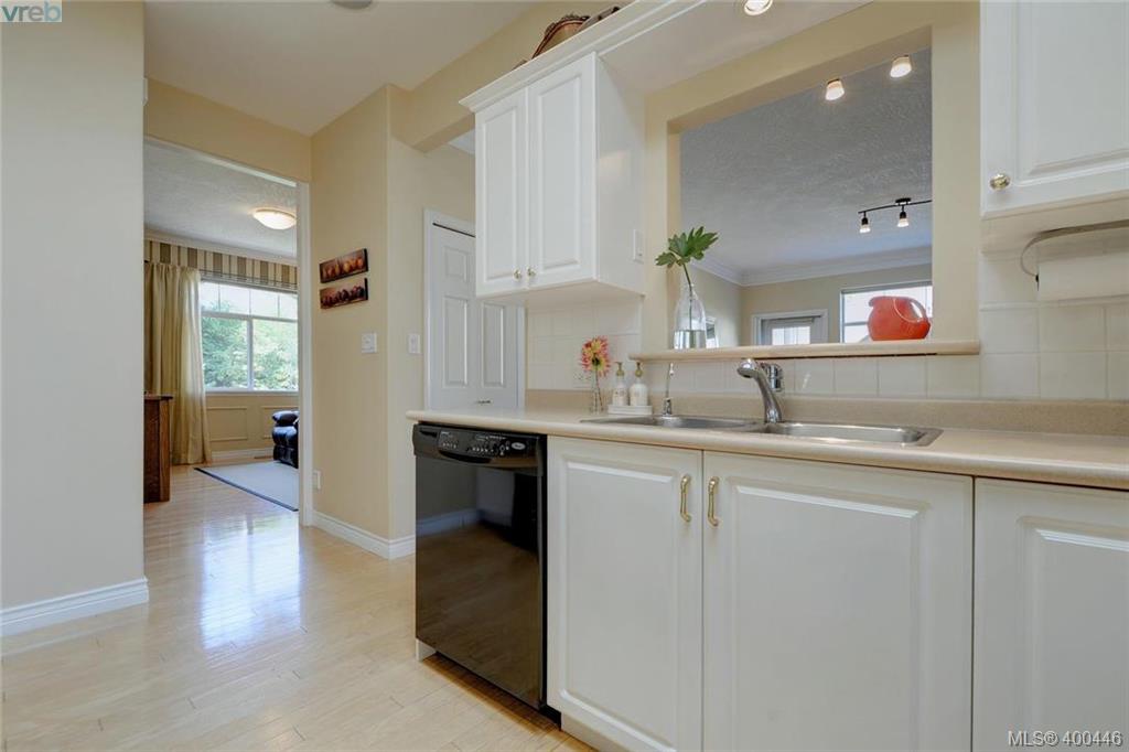  9 3281 Maplewood Road, Victoria, BC 400446 Miles Takacs