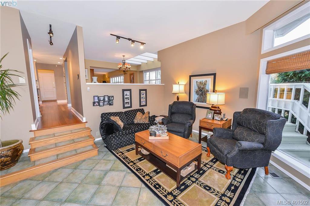 3911 S Shorncliffe Road, Victoria, BC 401502 Mark Rice Personal