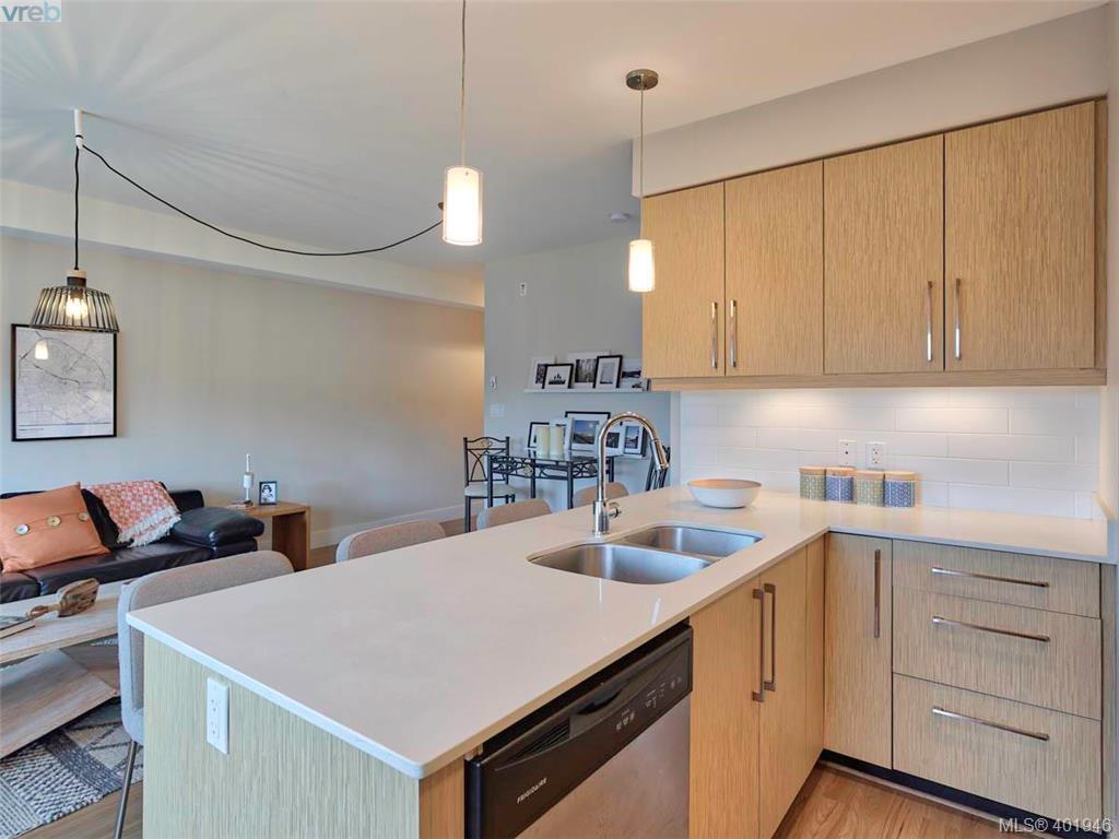  202 7161 West Saanich Road, Central Saanich, BC 401946 Gower