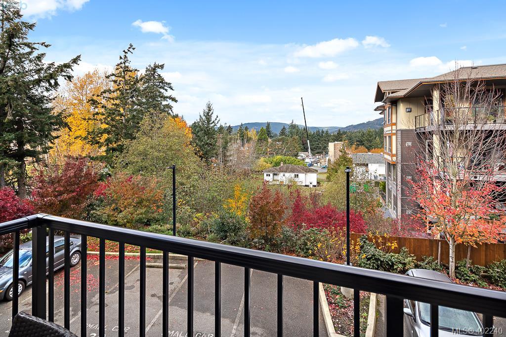  211 3240 Jacklin Road, Victoria, BC 402240 Matt Loken