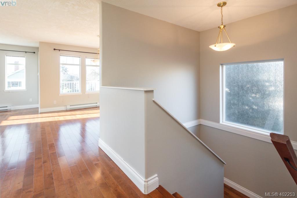 473 Admirals Road Victoria Bc 402253 Bright Strata Duplex