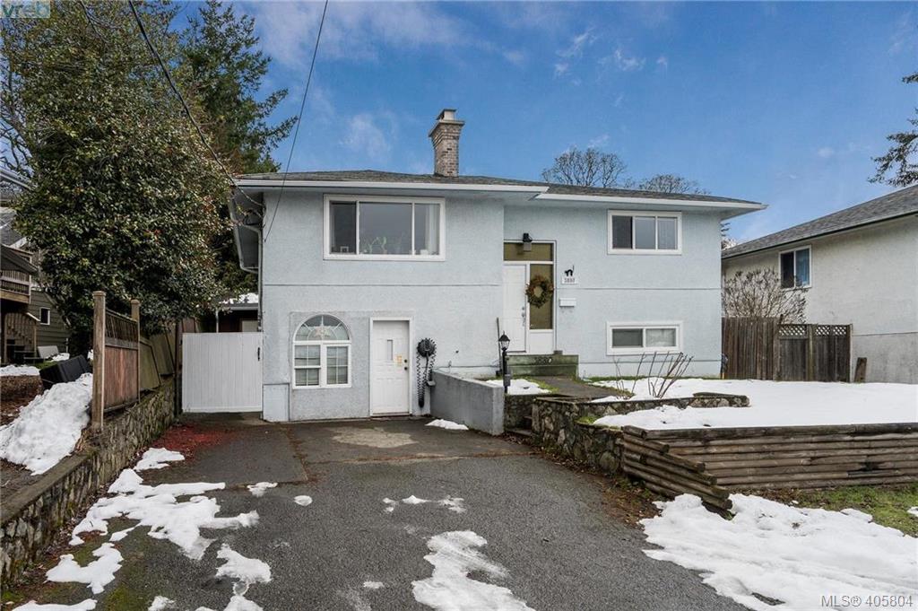 3880 Cedar Hill Road, Victoria, BC 405804 Kieren Rasura