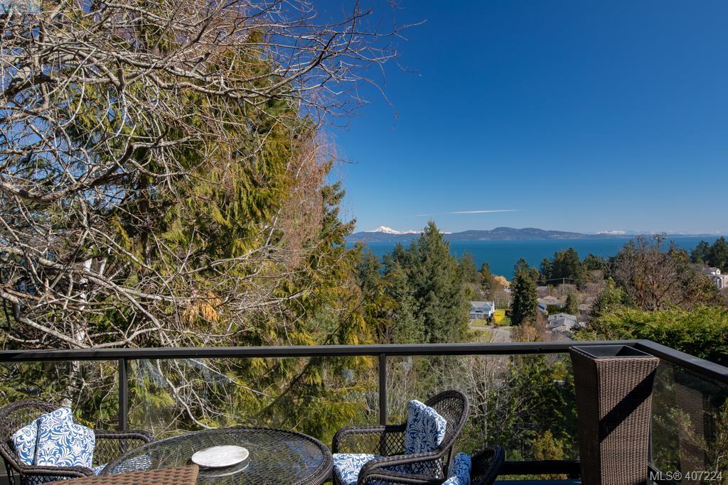 4892 Lochside Drive, Victoria, BC 407224 Berk Cristensen Victoria