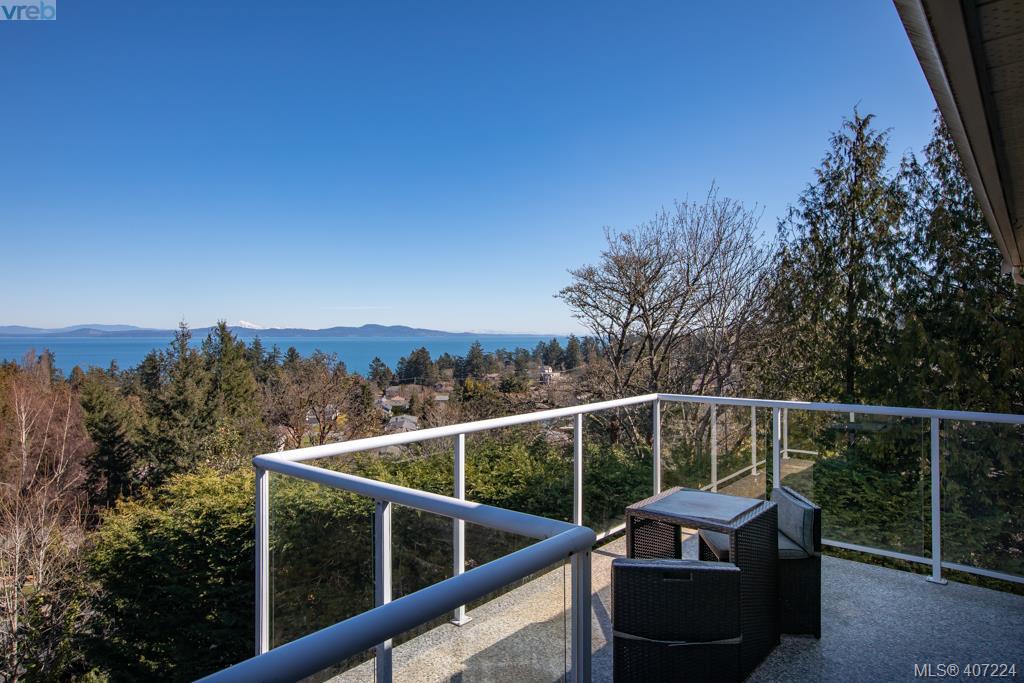 4892 Lochside Drive, Victoria, BC 407224 Berk Cristensen Victoria
