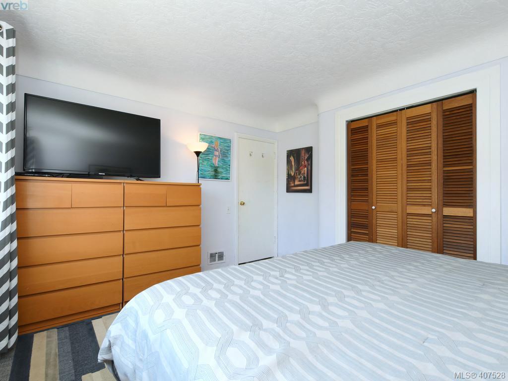 3171 Carman Street, Victoria, BC 407528 Nicole Pelan