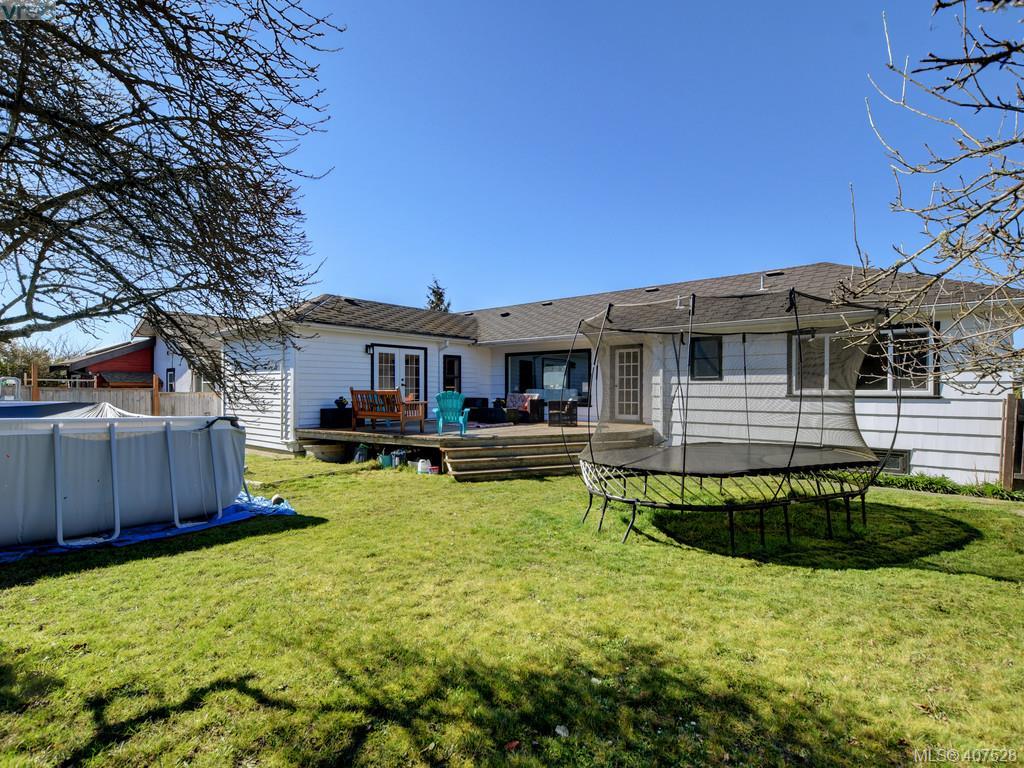 3171 Carman Street, Victoria, BC 407528 Nicole Pelan