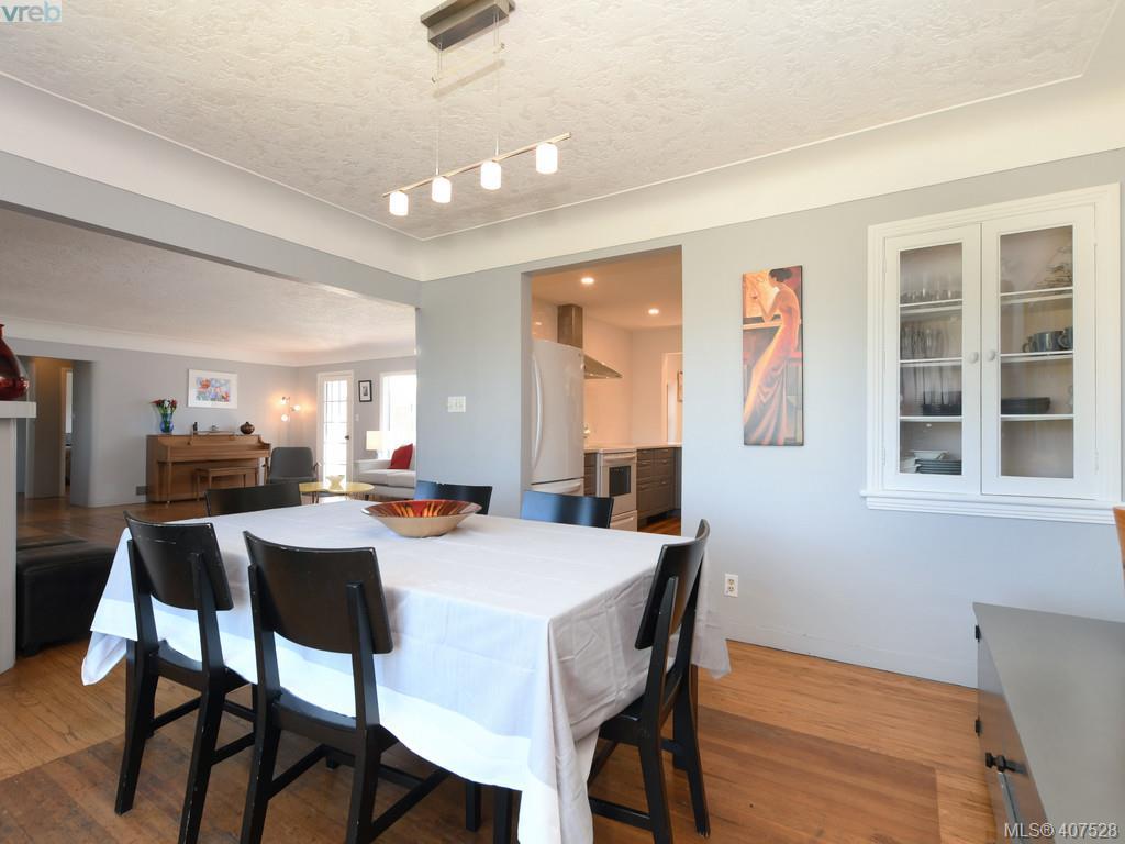 3171 Carman Street, Victoria, BC 407528 Nicole Pelan