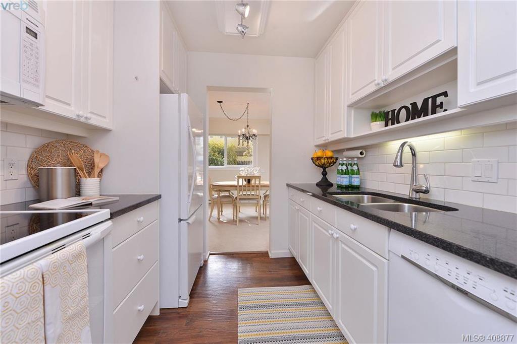  105 1115 Rockland Avenue, Victoria, BC 408877 Miles Takacs