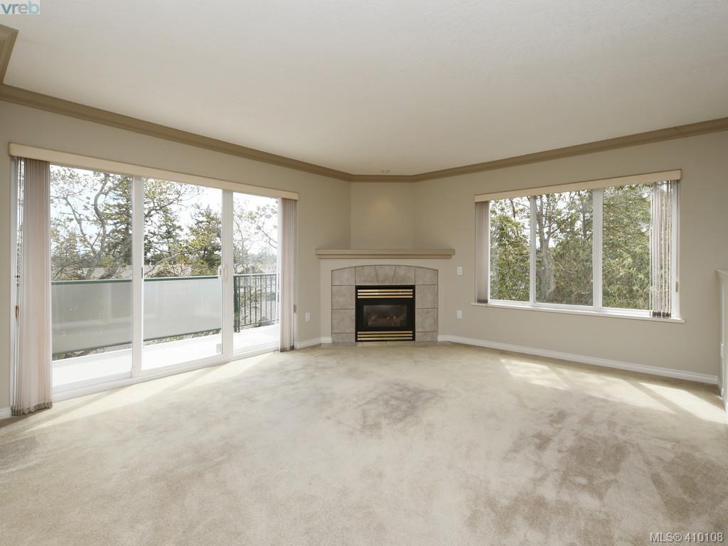  61 118 Aldersmith Place, Victoria, BC 410108 Jaret Andrews