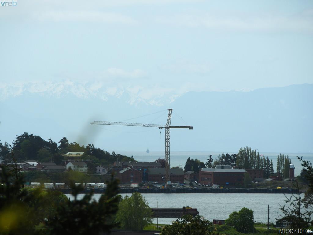  61 118 Aldersmith Place, Victoria, BC 410108 Jaret Andrews