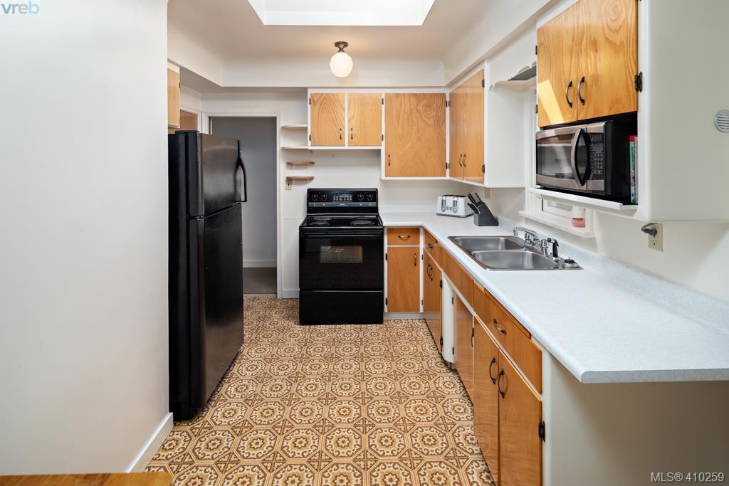 3440 Doncaster Drive, Victoria, BC 410259 Marten Homes Real Estate PREC