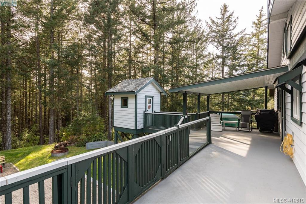 5012 Wedgewood Place, Victoria, BC 410315 Jaret Andrews Personal