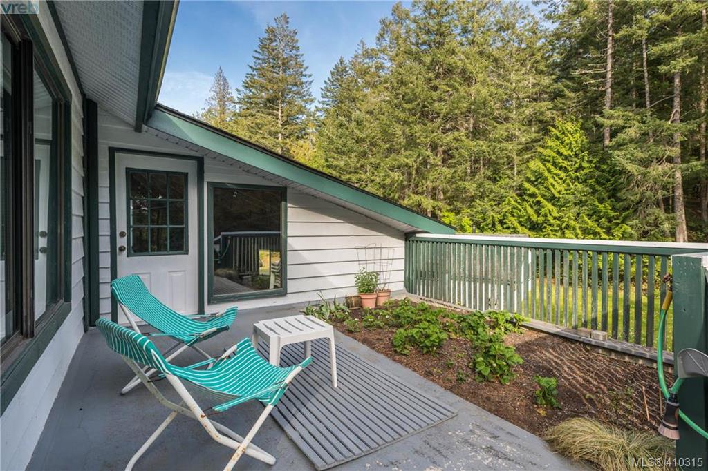 5012 Wedgewood Place, Victoria, BC 410315 Jaret Andrews Personal