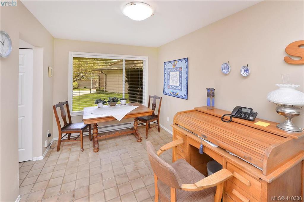  11 1309 McKenzie Avenue, Victoria, BC 410338 Miles Takacs