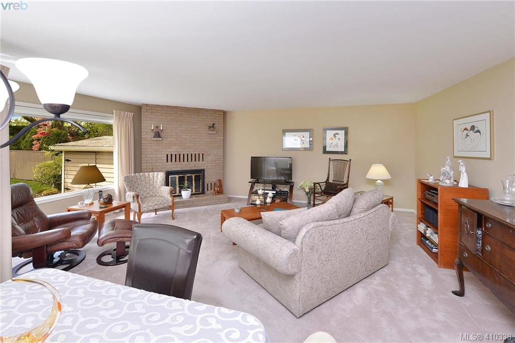  11 1309 McKenzie Avenue, Victoria, BC 410338 Miles Takacs