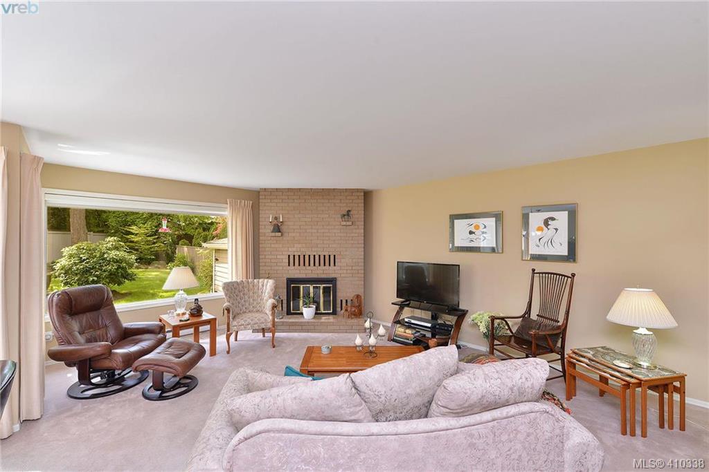  11 1309 McKenzie Avenue, Victoria, BC 410338 Miles Takacs