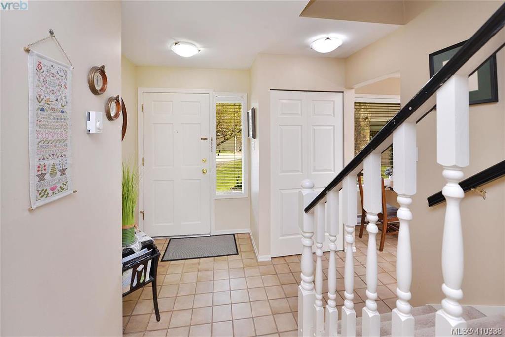  11 1309 McKenzie Avenue, Victoria, BC 410338 Miles Takacs