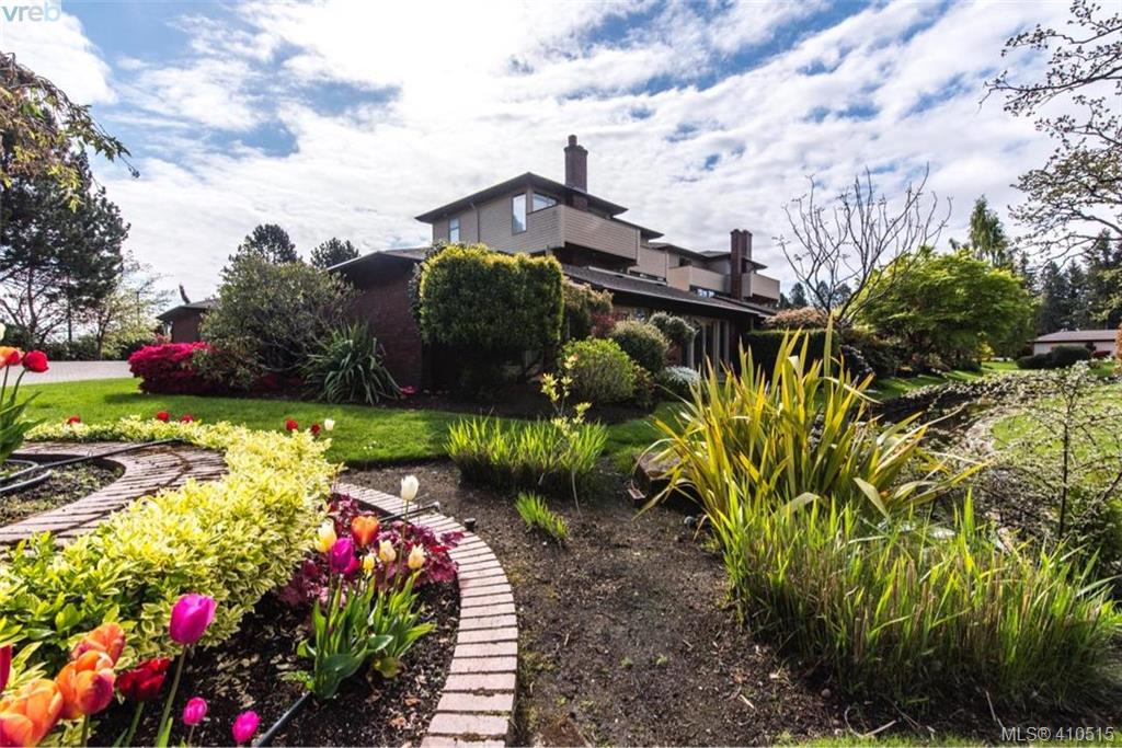  134 2345 Cedar Hill Cross Road, Victoria, BC 410515 Victoria Real