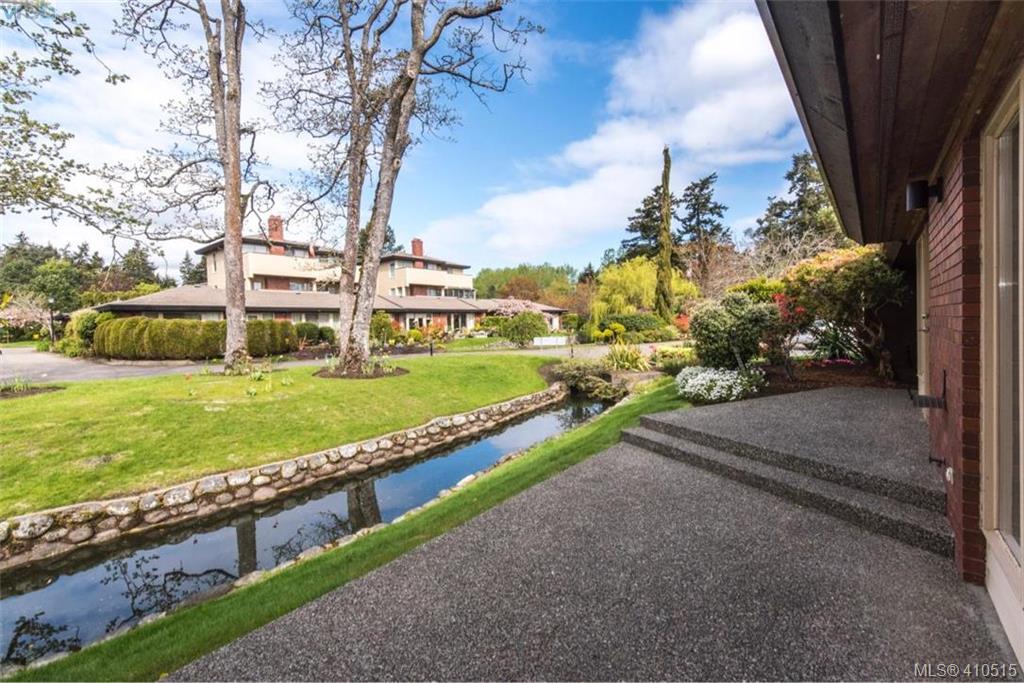  134 2345 Cedar Hill Cross Road, Victoria, BC 410515 Victoria Real