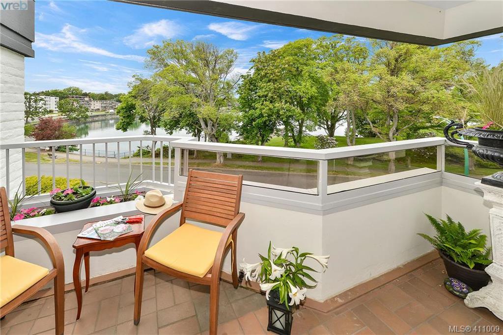  401 1370 Beach Drive, Victoria, BC 411009 Miles Takacs