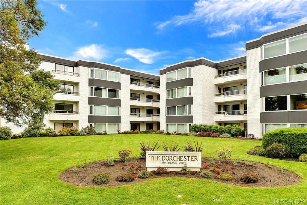  401 1370 Beach Drive, Victoria, BC 411009 Miles Takacs