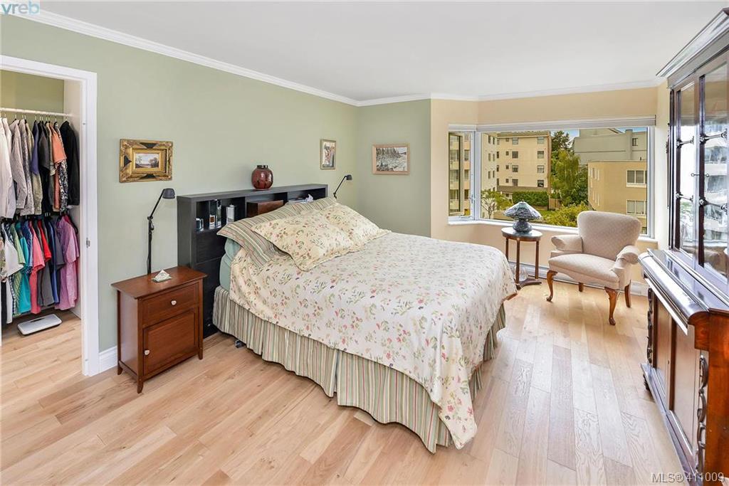  401 1370 Beach Drive, Victoria, BC 411009 Miles Takacs