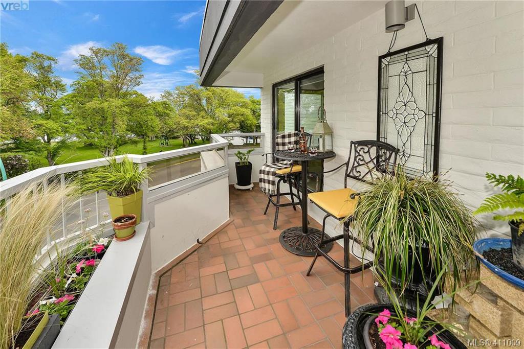  401 1370 Beach Drive, Victoria, BC 411009 Miles Takacs
