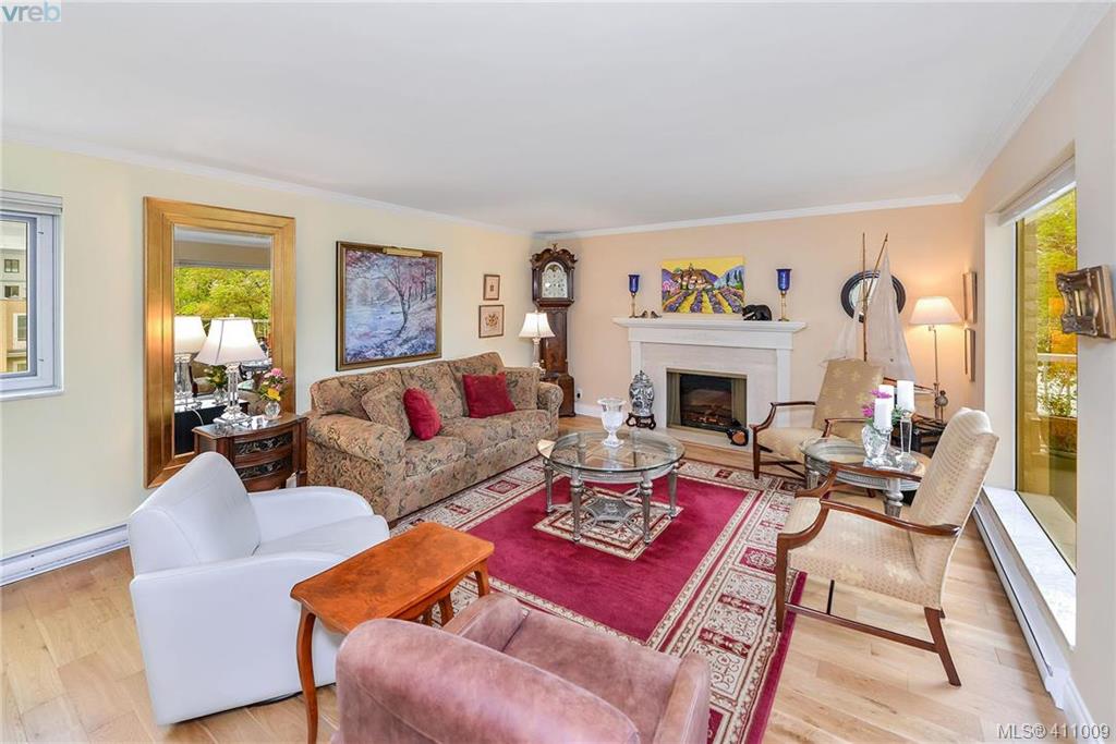  401 1370 Beach Drive, Victoria, BC 411009 Miles Takacs