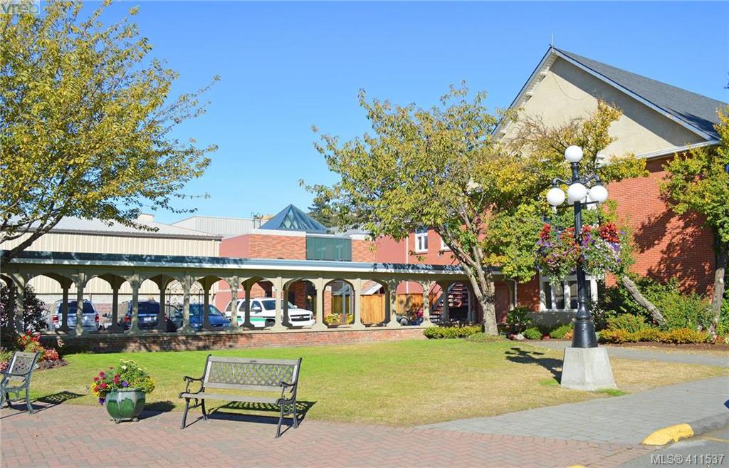 1725 North Dairy Road, Victoria, BC 411537 The House Selling Group